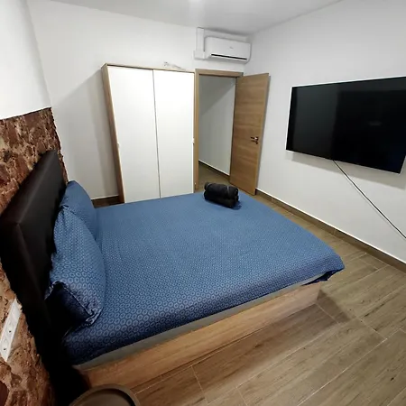 Apartment Gorgeous In Martorell-barcelona